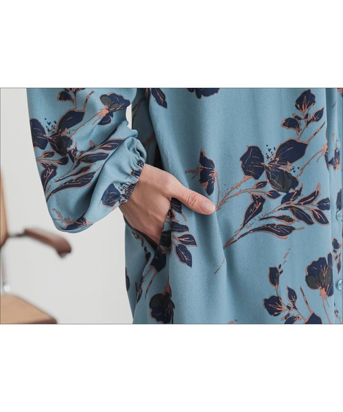 n'OrLABEL(ノアールレーベル)の「『花柄ボリュームスリーブワンピース』(ワンピース・レディース・ブラック/ネイビー/ブルー・FREE)」の17枚目の写真