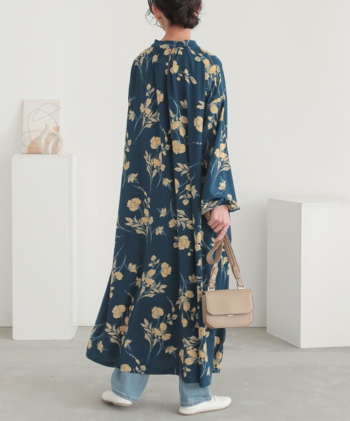 n'OrLABEL(ノアールレーベル)の「『花柄ボリュームスリーブワンピース』(ワンピース・レディース・ブラック/ネイビー/ブルー・FREE)」の11枚目の写真