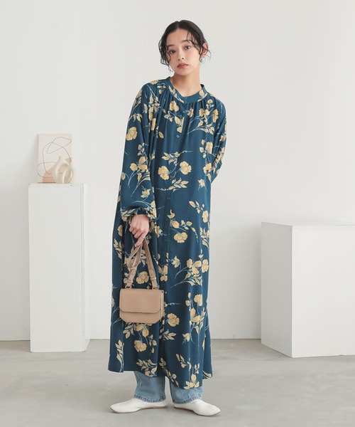 n'OrLABEL(ノアールレーベル)の「『花柄ボリュームスリーブワンピース』(ワンピース・レディース・ブラック/ネイビー/ブルー・FREE)」の12枚目の写真