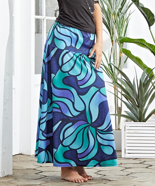 Maunaloa(マウナロア)の「【Maunaloa】Ocean Blue Bird ネオンハイビマキシスカート(スカート・レディース・ネイビー/ブルー/ピンク・ML/LL)」の1枚目の写真