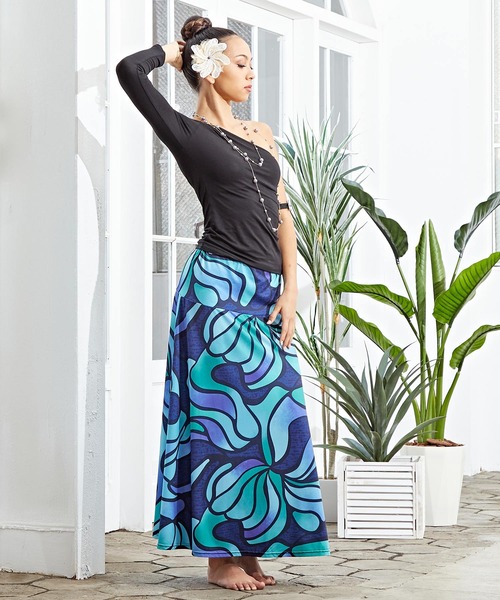 Maunaloa(マウナロア)の「【Maunaloa】Ocean Blue Bird ネオンハイビマキシスカート(スカート・レディース・ネイビー/ブルー/ピンク・ML/LL)」の11枚目の写真