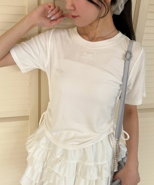 one after another NICE CLAUP（ワンアフターアナザーナイスクラップ）の「サイドドロストTシャツ（Tシャツ/カットソー・レディース・オフホワイト/サックスブルー/ピンク/ホワイト系その他・FREE）」の3枚目の写真