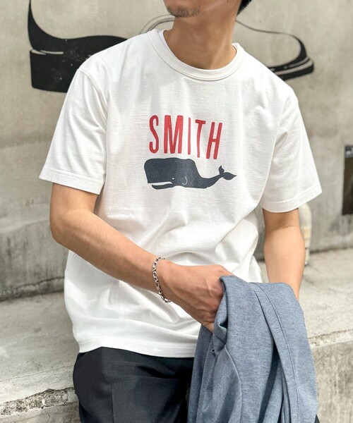 BARNS OUTFITTERS(バーンズアウトフィッターズ)の「【BARNS OUTFITTERS】別注タフネックT SMITH 25SS(Tシャツ/カットソー・メンズ・ホワイト/キナリ/ブルー/ピンク・S/M/L)」の2枚目の写真
