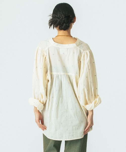 ROSE BUD（ローズバッド）の「(GENE HEAVENS)STAR EMBROIDERY SHIRT（シャツ/ブラウス・レディース・ブラック/ホワイト・ONE SIZE）」の8枚目の写真