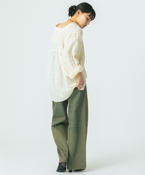 ROSE BUD（ローズバッド）の「(GENE HEAVENS)STAR EMBROIDERY SHIRT（シャツ/ブラウス・レディース・ブラック/ホワイト・ONE SIZE）」の4枚目の写真