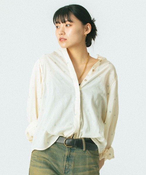 ROSE BUD（ローズバッド）の「(GENE HEAVENS)STAR EMBROIDERY SHIRT（シャツ/ブラウス・レディース・ブラック/ホワイト・ONE SIZE）」の13枚目の写真