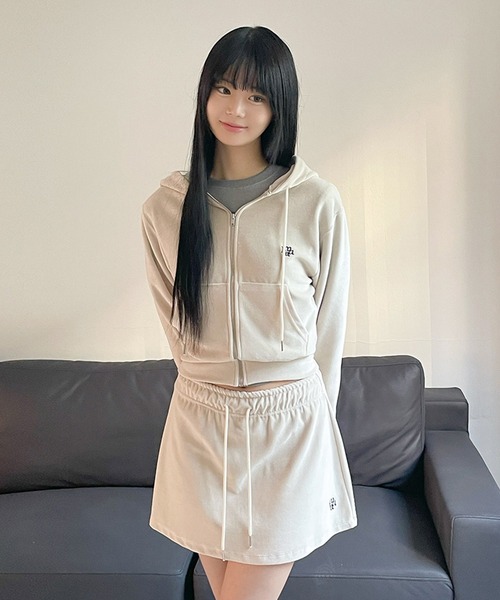 muahmuah（ムーアムーア）の「A'GEM/9 × .kom 『muah muah/ムーアムーア』 VELOUR TRAINING HOOD ZIPUP/ベロア トレーニング ZIPUPパーカー（パーカー・レディース・ベージュ/ピンク/ブラック/グレー・FREE）」の11枚目の写真