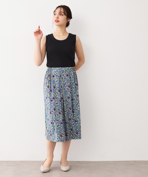 LAURA ASHLEY(ローラアシュレイ)の「【洗える/ストレッチ】アイレット ベーシックタンクトップ(タンクトップ・レディース・オフホワイト/ブラック/ベージュ・38/40)」の16枚目の写真