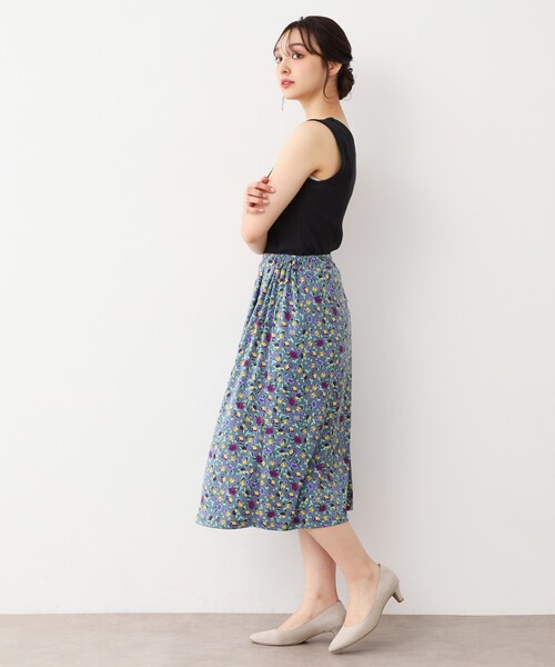 LAURA ASHLEY(ローラアシュレイ)の「【洗える/ストレッチ】アイレット ベーシックタンクトップ(タンクトップ・レディース・オフホワイト/ブラック/ベージュ・38/40)」の15枚目の写真