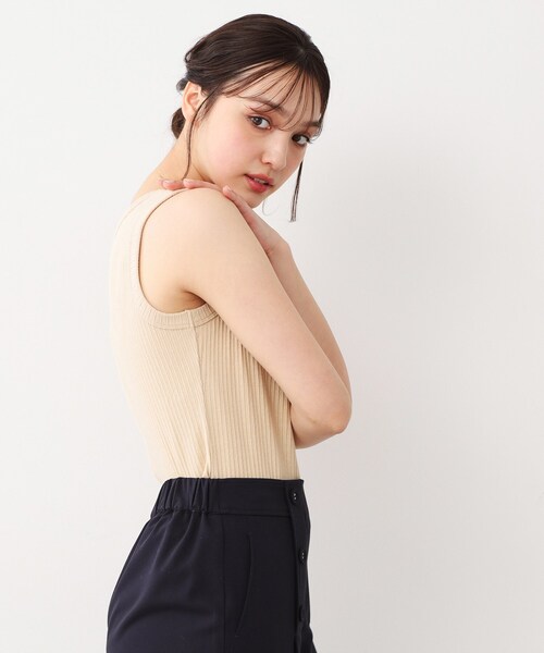 LAURA ASHLEY(ローラアシュレイ)の「【洗える/ストレッチ】アイレット ベーシックタンクトップ(タンクトップ・レディース・オフホワイト/ブラック/ベージュ・38/40)」の13枚目の写真