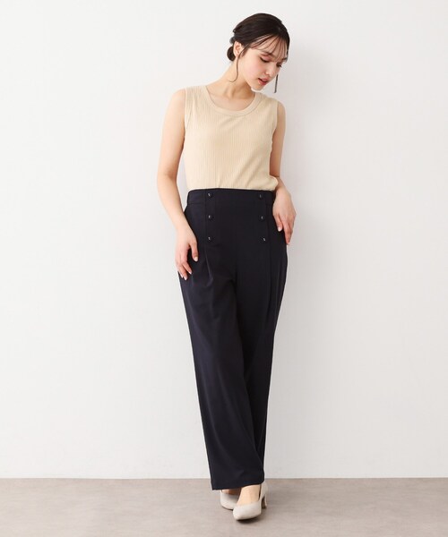 LAURA ASHLEY(ローラアシュレイ)の「【洗える/ストレッチ】アイレット ベーシックタンクトップ(タンクトップ・レディース・オフホワイト/ブラック/ベージュ・38/40)」の12枚目の写真