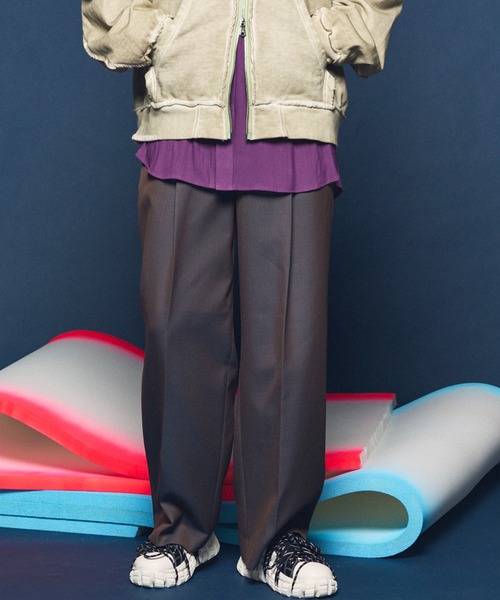 MAISON SPECIAL（メゾンスペシャル）の「《UNISEX》4 Colors Chambray Washable Wool Prime-Wide One Tuck Wide Pants/4色シャンブレーウォッシャブルウールプライムワイドワンタックワイドパンツ【MAISON SPECIAL/メゾンスペシャル】（スラックス・メンズ・ライトブルー/チャコールグレー/ブルー/ブラック/グレー/ダークブラック/サックスブルー・2/1/0）」の5枚目の写真