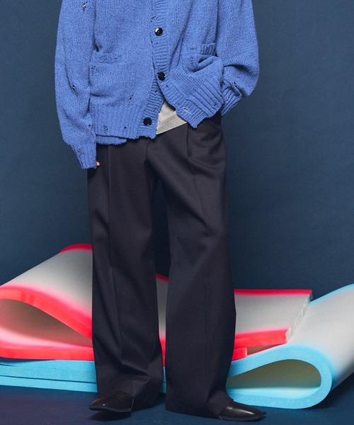 MAISON SPECIAL（メゾンスペシャル）の「《UNISEX》4 Colors Chambray Washable Wool Prime-Wide One Tuck Wide Pants/4色シャンブレーウォッシャブルウールプライムワイドワンタックワイドパンツ【MAISON SPECIAL/メゾンスペシャル】（スラックス・メンズ・ライトブルー/チャコールグレー/ブルー/ブラック/グレー/ダークブラック/サックスブルー・2/1/0）」の3枚目の写真