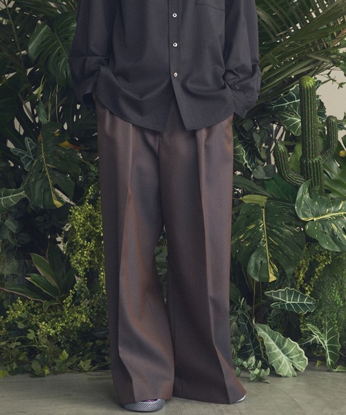 MAISON SPECIAL（メゾンスペシャル）の「《UNISEX》4 Colors Chambray Washable Wool Prime-Wide One Tuck Wide Pants/4色シャンブレーウォッシャブルウールプライムワイドワンタックワイドパンツ【MAISON SPECIAL/メゾンスペシャル】（スラックス・メンズ・ライトブルー/チャコールグレー/ブルー/ブラック/グレー/ダークブラック/サックスブルー・2/1/0）」の7枚目の写真