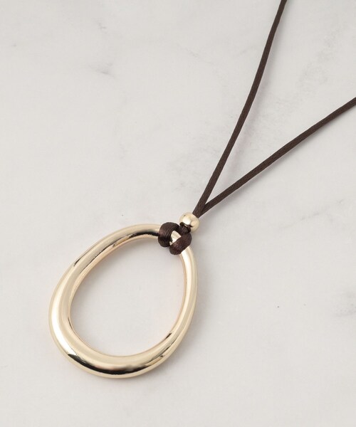 INDIVI（インディヴィ）の「【フリー調整】メタルワントップロングネックレス（ネックレス・レディース・シルバー/ゴールド・00）」の3枚目の写真