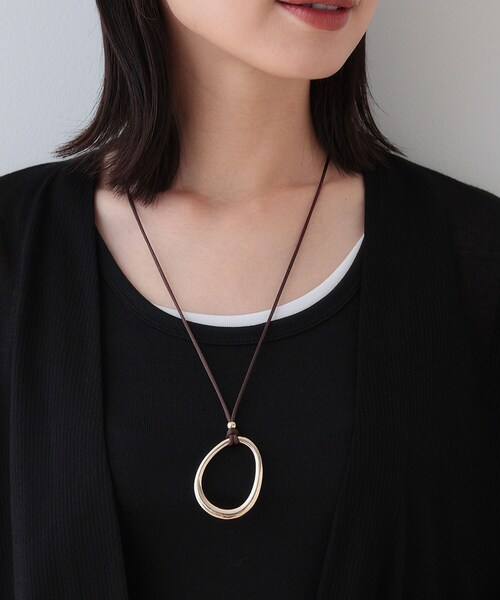 INDIVI（インディヴィ）の「【フリー調整】メタルワントップロングネックレス（ネックレス・レディース・シルバー/ゴールド・00）」の7枚目の写真