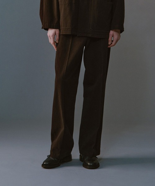 MATSUFUJI(マツフジ)の「Uneven Twill Wide Trousers(スラックス・メンズ・ブラック・2/3)」の1枚目の写真