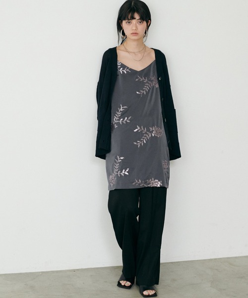 LARUTA（ラルータ）の「【LARUTA】フラワースパンコール刺繍チュニックワンピース（キャミソール・レディース・カーキ/チャコールグレー/ベージュ・FREE）」の6枚目の写真