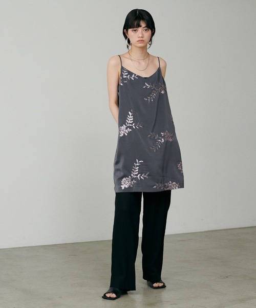 LARUTA（ラルータ）の「【LARUTA】フラワースパンコール刺繍チュニックワンピース（キャミソール・レディース・カーキ/チャコールグレー/ベージュ・FREE）」の17枚目の写真