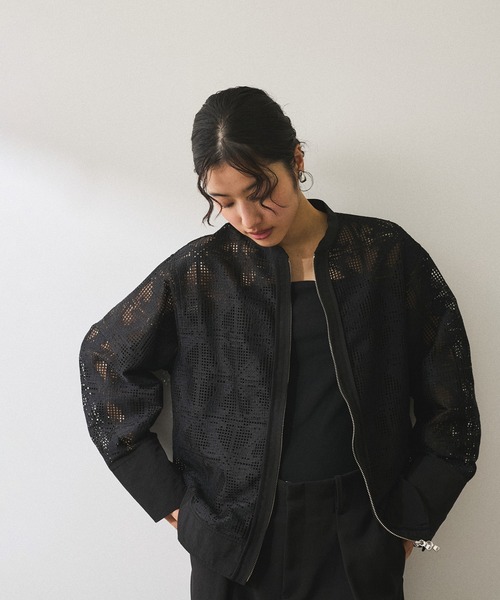 ADAM ET ROPE'（アダムエロペ）の「エンブロイダリーメッシュシャツ（シャツ/ブラウス・レディース・キナリ/ベージュ/ブラック・FREE）」の14枚目の写真