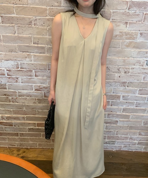 マチャット　ベージュ Vネック ノースリーブ ロングワンピース マチャット ベージュ Vネック ノースリーブ ロングワンピース
