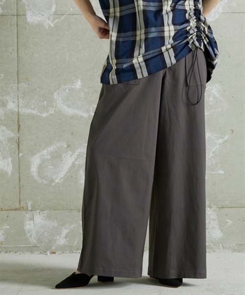 Soiunique（スワユニーク）の「BIGポケットベイカーワイドパンツ ［Soiunique］（その他パンツ・レディース・チャコール/イエロー/カーキ・M/L/LL）」の8枚目の写真