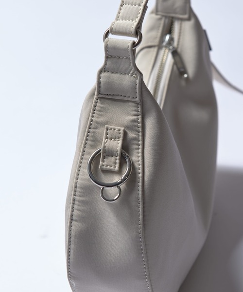 Lui's(ルイス)の「CRESCENT MOON 2WAY SHOULDER BAG(ショルダーバッグ・メンズ・ホワイト系その他/チャコールグレー/ブラック・FREE)」の7枚目の写真