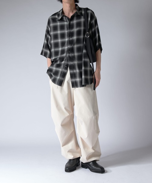 Lui's(ルイス)の「CRESCENT MOON 2WAY SHOULDER BAG(ショルダーバッグ・メンズ・ホワイト系その他/チャコールグレー/ブラック・FREE)」の10枚目の写真