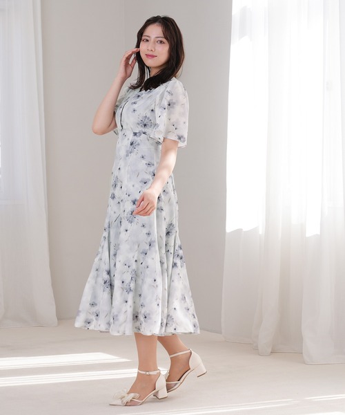 ASTORIA ODIER（アストリアオディール）の「にじみ花柄配色ワンピース（ワンピース・レディース・ライトグレー/ホワイト・MEDIUM）」の5枚目の写真