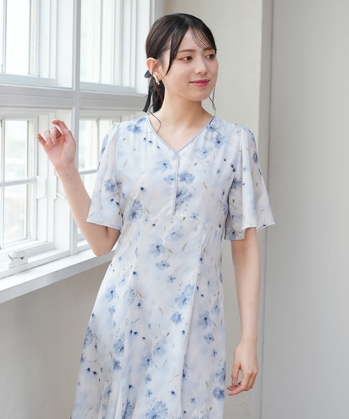 ASTORIA ODIER（アストリアオディール）の「にじみ花柄配色ワンピース（ワンピース・レディース・ライトグレー/ホワイト・MEDIUM）」の15枚目の写真