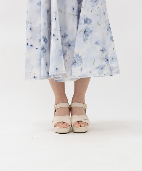 ASTORIA ODIER（アストリアオディール）の「にじみ花柄配色ワンピース（ワンピース・レディース・ライトグレー/ホワイト・MEDIUM）」の19枚目の写真