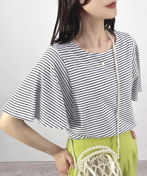 CLOTHY(クロシィ)の「【ゆったりお袖で暑い夏も快適!】フレア袖Tシャツ(Tシャツ/カットソー・レディース・その他/ブラック/オフホワイト/ネイビー・LARGE/MEDIUM)」の4枚目の写真