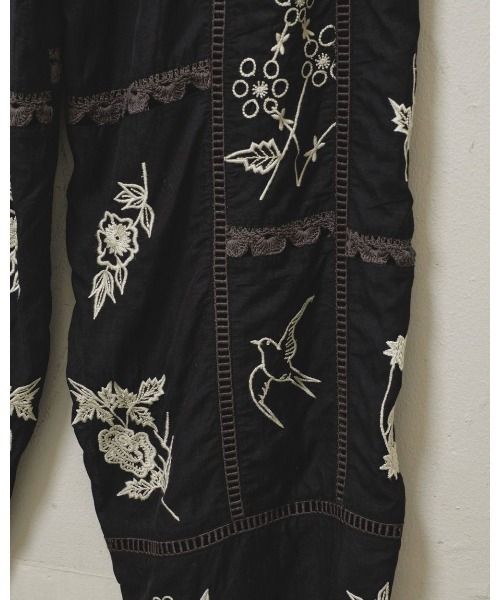 TODAYFUL（トゥデイフル）の「TODAYFUL Embroidery Patchwork Trousers