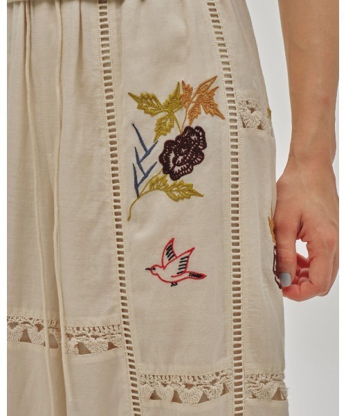 TODAYFUL（トゥデイフル）の「TODAYFUL Embroidery Patchwork Trousers