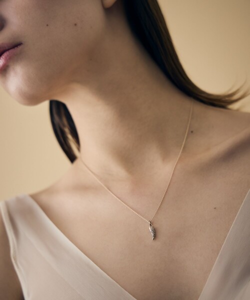 ete bijoux（エテビジュー）の「[トーン] K18RBG ダイヤモンド ホーン ネックレス（ネックレス・レディース・ブラウン・FREE）」の4枚目の写真