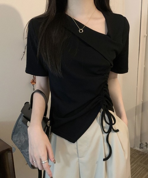 2ly2(トゥーリートゥー)の「着るだけでこなれ感◎アシメギャザーTシャツ(Tシャツ/カットソー・レディース・ホワイト/ピンク/ブラック・FREE)」の7枚目の写真
