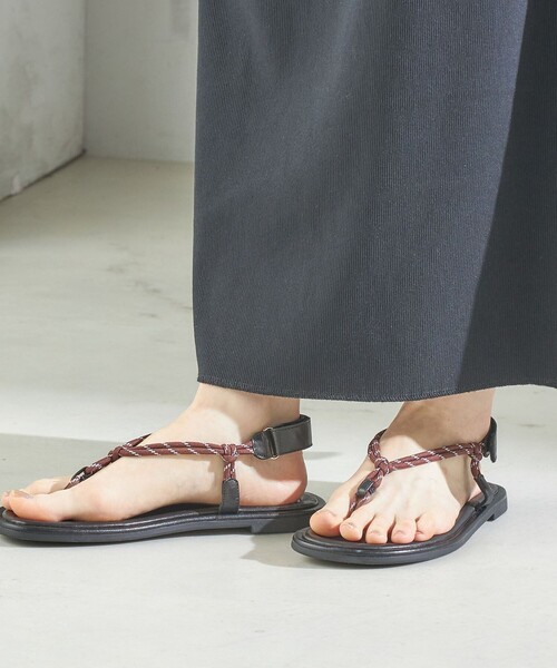 REMME（レメ）の「REMME:コード フリップ フロップ サンダル（サンダル・レディース・ブラウン/レッド・38/36/37）」の4枚目の写真