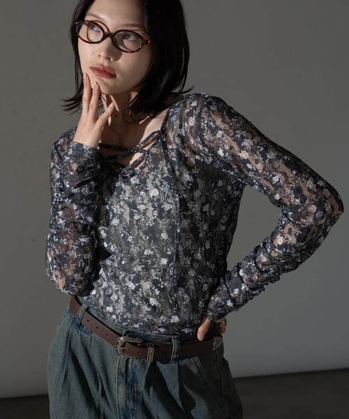 apres jour mignon(アプレジュールミニョン)の「レースアッププルオーバー【ZOZOTOWN限定アイテム】(その他トップス・レディース・オフホワイト/ブラック/チャコールグレー/ブルー/ダークブラウン・X-LARGE/フリー)」の3枚目の写真