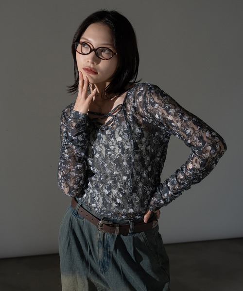 apres jour mignon(アプレジュールミニョン)の「レースアッププルオーバー【ZOZOTOWN限定アイテム】(その他トップス・レディース・オフホワイト/ブラック/チャコールグレー/ブルー/ダークブラウン・X-LARGE/フリー)」の10枚目の写真
