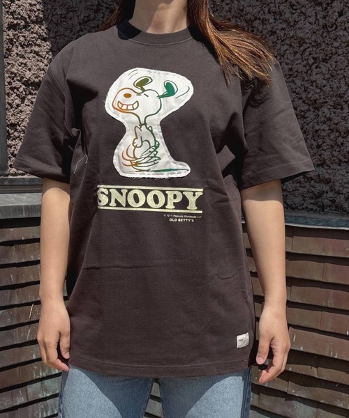 SNOOPY×OLD BETTY'S(スヌーピーカケルオールドベティーズ)の「スヌーピー【SNOOPY】organic cotton T-shirts(SNOOPY)(Tシャツ/カットソー・レディース・ブラック/オフホワイト/ダークネイビー・M/L/XL/XX-LARGE)」の1枚目の写真