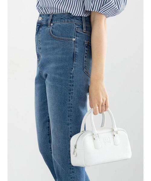 Te chichi（テチチ）の「エンボスロゴミニボストン《2025summer catalog item》（ハンドバッグ・レディース・グリーン/オフホワイト/チャコールグレー・F）」の4枚目の写真