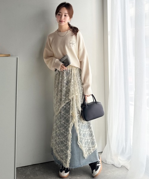 classicalelf（クラシカルエルフ）の「スウェットライクで”魅せる”大人のリラクシーな1枚。胸元サインロゴ刺繍入りニット（ニット/セーター・レディース・杢グレー/グレイッシュベージュ/アイボリー/モカ/ネイビー・LARGE/MEDIUM/SMALL/X-LARGE）」の18枚目の写真