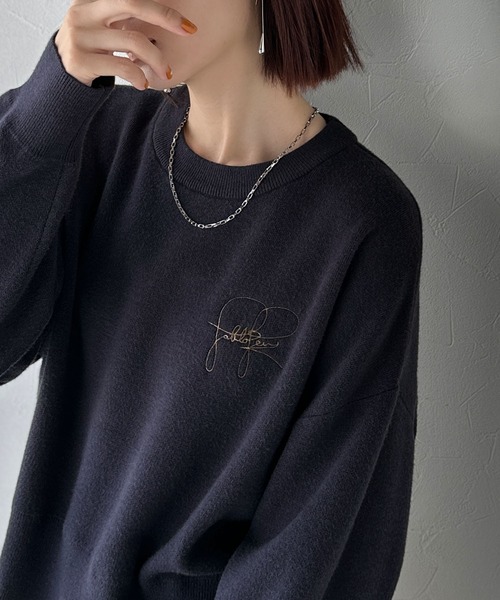 classicalelf（クラシカルエルフ）の「スウェットライクで”魅せる”大人のリラクシーな1枚。胸元サインロゴ刺繍入りニット（ニット/セーター・レディース・杢グレー/グレイッシュベージュ/アイボリー/モカ/ネイビー・LARGE/MEDIUM/SMALL/X-LARGE）」の11枚目の写真