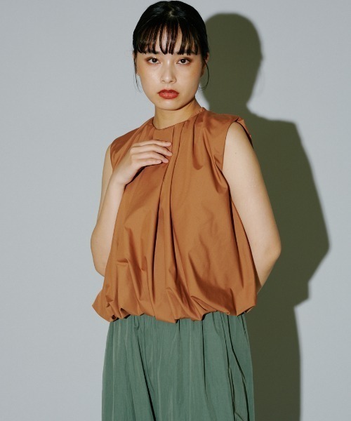 terrace（テラス）の「タックギャザーバルーンノースリーブ（シャツ/ブラウス・レディース・オフホワイト/ブラック/グリーン/ベージュ・MEDIUM）」の3枚目の写真