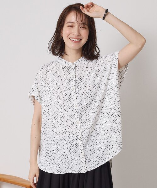 ITS'DEMO（イッツデモ）の「【接触冷感／手洗い可】ショルダータックブラウス（シャツ/ブラウス・レディース・ブラック系/ネイビー/ホワイト系3/レッド系1/サックスブルー・00）」の2枚目の写真