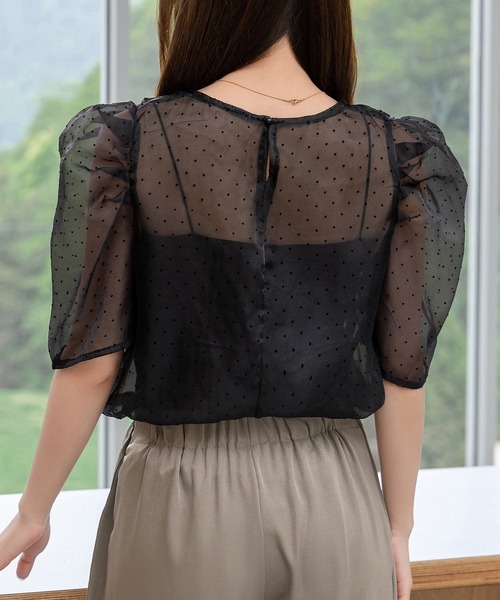 DAY CLOSET(デイ クローゼット)の「レディース 上品に肌を隠す。半袖シアーボリュームパワショルブラウス(シャツ/ブラウス・レディース・ホワイト系その他/ブラック系その他/ブラック/ホワイト・FREE)」の6枚目の写真