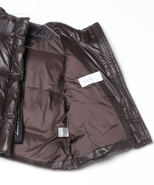 DOUBLE STANDARD CLOTHING（ダブルスタンダードクロージング）の「フェイクレザーダウンベスト（ベスト・レディース・ブラウン・38/36）」の13枚目の写真