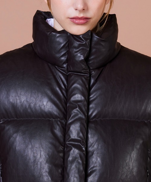 DOUBLE STANDARD CLOTHING（ダブルスタンダードクロージング）の「フェイクレザーダウンベスト（ベスト・レディース・ブラウン・38/36）」の9枚目の写真