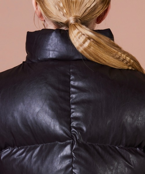 DOUBLE STANDARD CLOTHING（ダブルスタンダードクロージング）の「フェイクレザーダウンベスト（ベスト・レディース・ブラウン・38/36）」の11枚目の写真