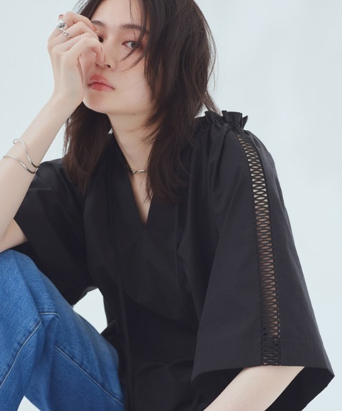 RASW(ラス)の「フリルネックレースブラウス(シャツ/ブラウス・レディース・オフホワイト/ブラック・M/L)」の11枚目の写真